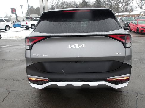 Used 2023 Kia Sportage LX image 6