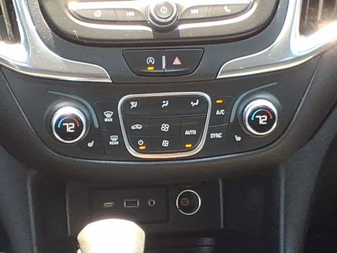 Used 2022 Chevrolet Equinox LT AWD/4WD image 23