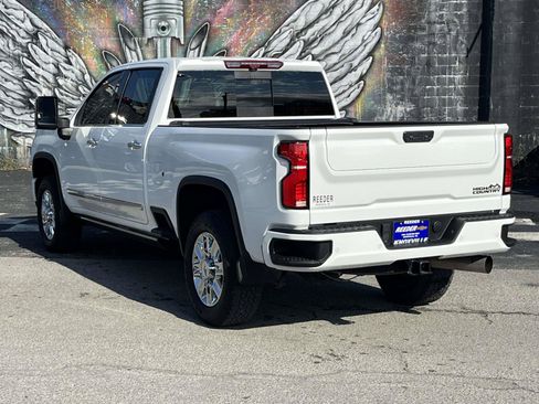 Used 2024 Chevrolet Silverado 3500 High Country w/ High Country Premium Package AWD/4WD image 5