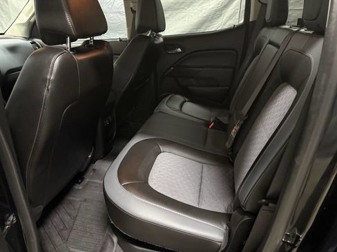 Used 2022 Chevrolet Colorado Z71 w/ Z71 Midnight Edition image 15