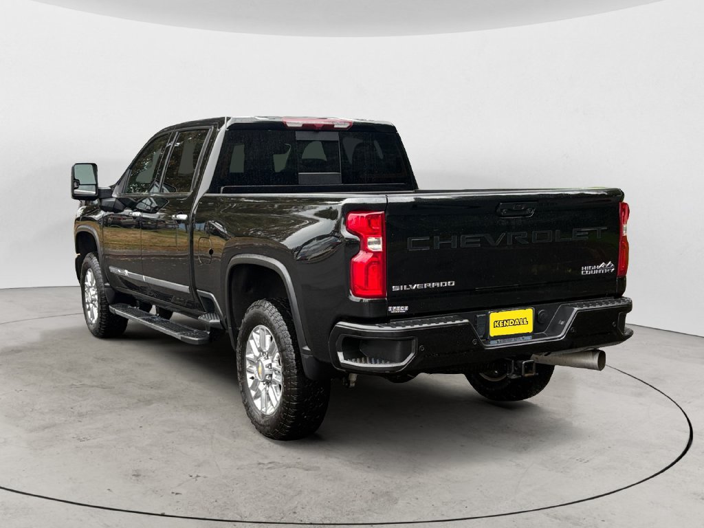 Used 2024 Chevrolet Silverado 3500 High Country w/ LPO, Dark Essentials Package AWD/4WD image 3