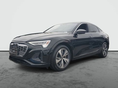 Used 2024 Audi Q8 e-tron Premium Plus w/ Premium Plus Package image 3