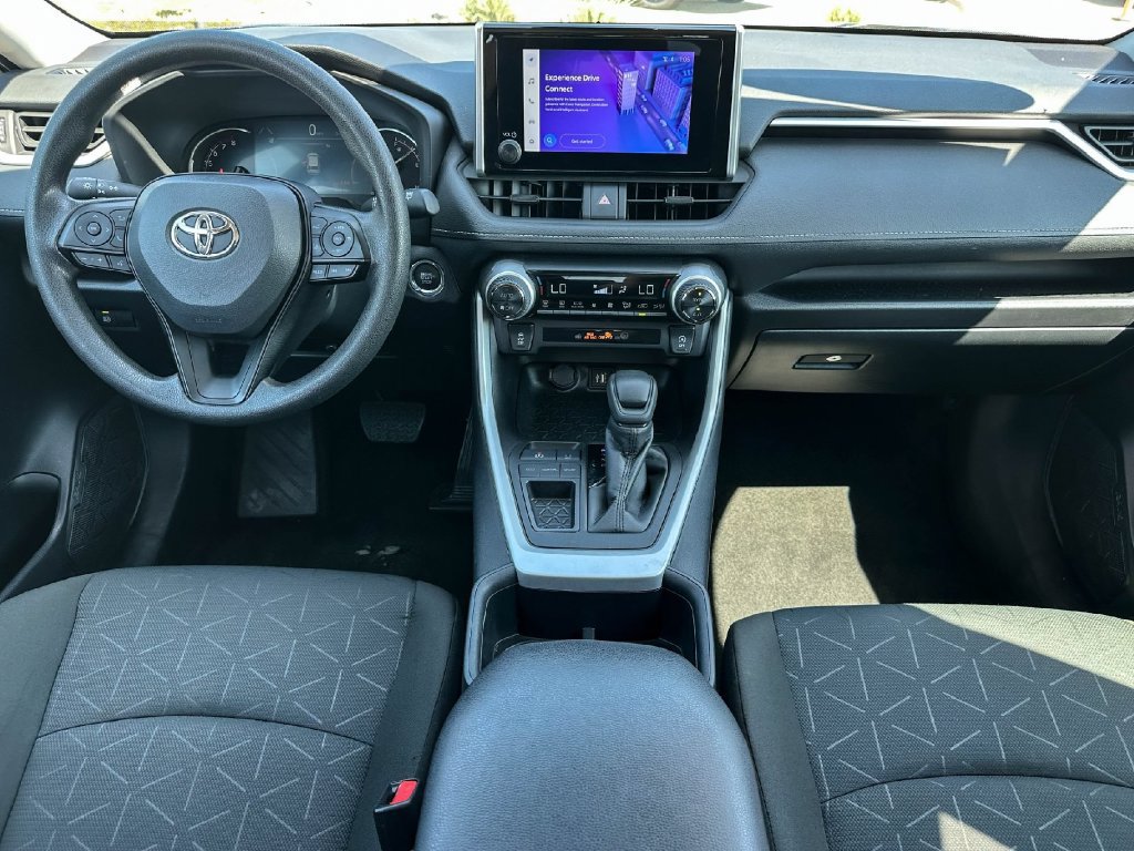 Used 2025 Toyota RAV4 XLE FWD image 11
