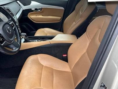Used 2017 Volvo XC90 T6 Momentum w/ Vision Package