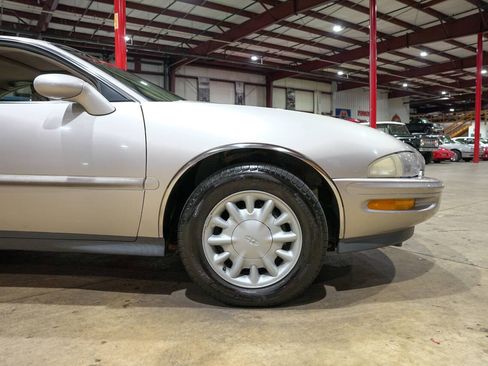 Used 1996 Buick Riviera Supercharged Coupe FWD image 11