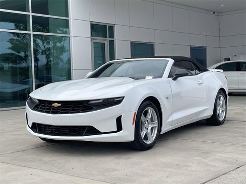 Used 2023 Chevrolet Camaro LT image 2