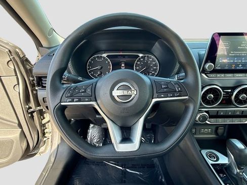 Used 2024 Nissan Sentra SV FWD image 11