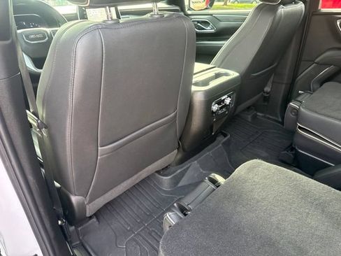 Used 2023 GMC Yukon SLT w/ SLT Luxury Package AWD/4WD image 22