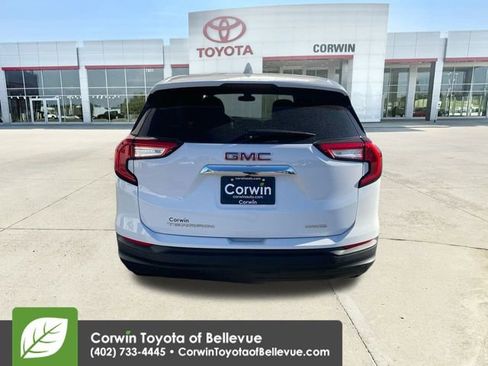 Used 2024 GMC Terrain SLE image 7