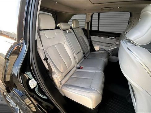 Used 2022 Jeep Grand Cherokee Overland w/ Adv Protech Group III AWD/4WD image 25