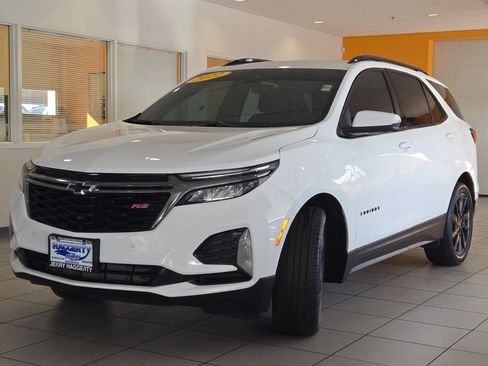 Certified 2022 Chevrolet Equinox RS w/ Infotainment Package FWD image 4