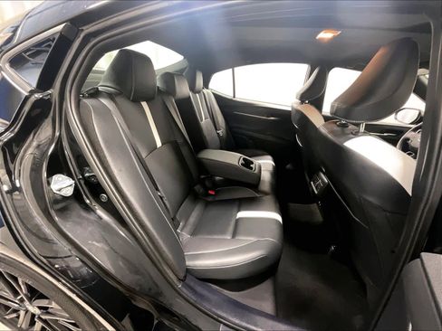 Used 2025 Toyota Camry SE image 16