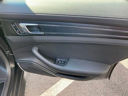 Certified 2023 Porsche Panamera 4 Platinum Edition AWD/4WD image 25