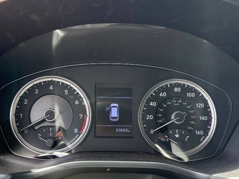 Used 2019 Hyundai Santa Fe SE FWD image 9
