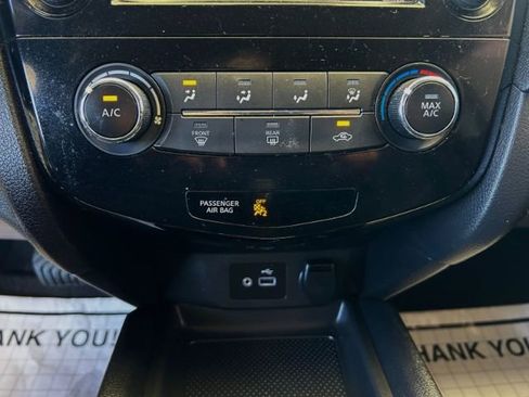 Used 2019 Nissan Rogue S image 14