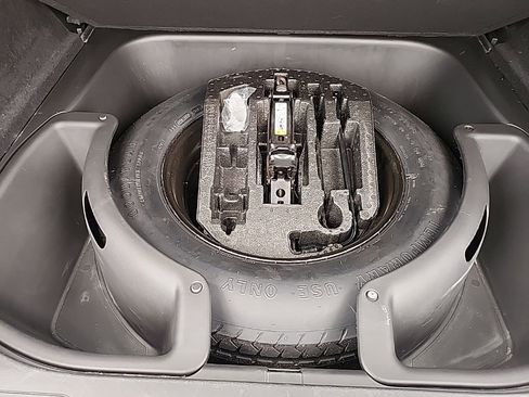 Used 2019 Jeep Grand Cherokee Altitude image 16