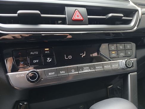 Used 2024 Kia Seltos S AWD/4WD image 18