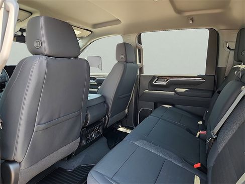 New 2025 GMC Sierra 2500 SLE w/ SLE Value Package; image 8