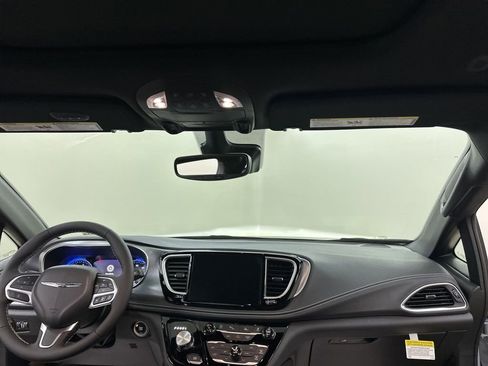 New 2026 Chrysler Pacifica Limited image 20