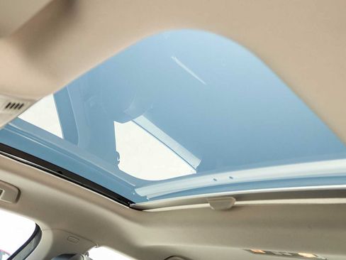 Used 2023 Volkswagen Jetta SE w/ Panoramic Sunroof Package FWD image 26