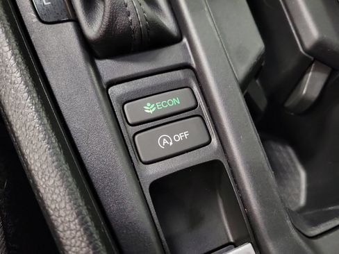 Used 2025 Honda Accord SE image 19
