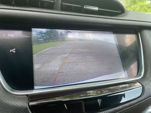 Used 2019 Cadillac XT5 Premium Luxury w/ Driver Assist Package AWD/4WD image 3