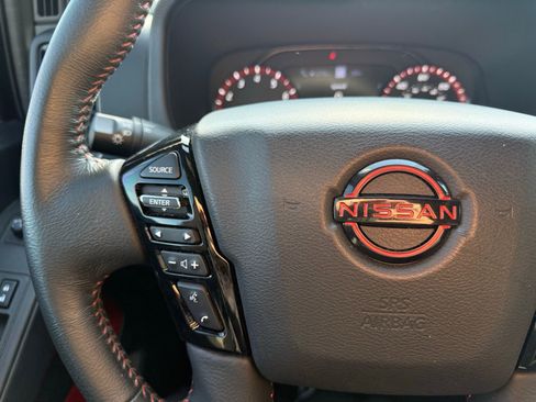 Used 2024 Nissan Frontier PRO-4X w/ Technology Package image 18