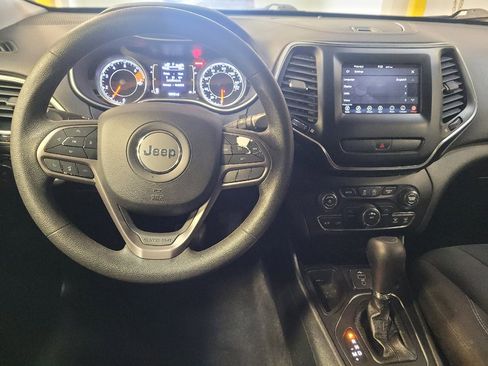 Used 2019 Jeep Cherokee Latitude w/ Popular Appearance Group FWD image 22