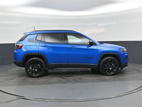 New 2026 Jeep Compass Latitude image 2