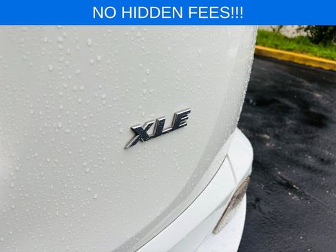 Used 2018 Toyota RAV4 XLE image 9