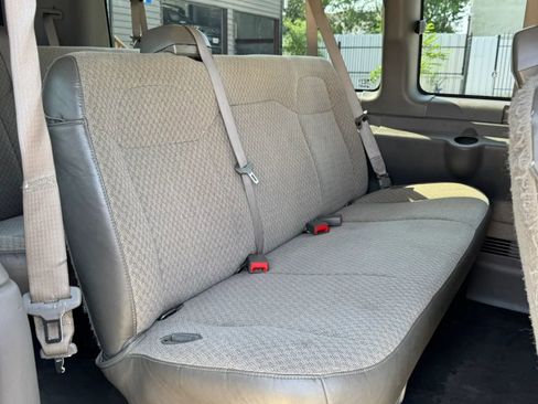 Used 2017 Chevrolet Express 3500 LT w/ LT Preferred Equipment Group RWD image 28