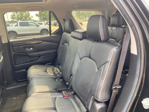 Used 2024 Honda Pilot Elite image 3