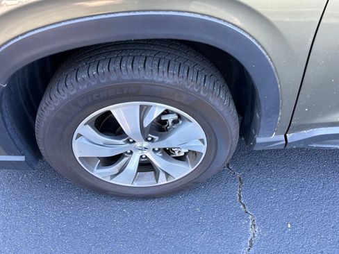Certified 2023 Subaru Ascent Premium w/ Convenience Package AWD/4WD image 14
