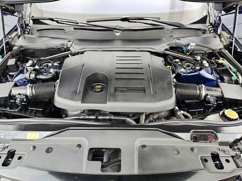 Certified 2022 Land Rover Discovery HSE R-Dynamic image 27