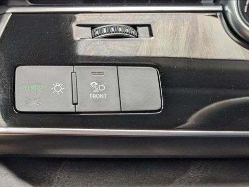 Used 2023 Audi Q8 Premium Plus w/ Premium Plus Package AWD/4WD image 17