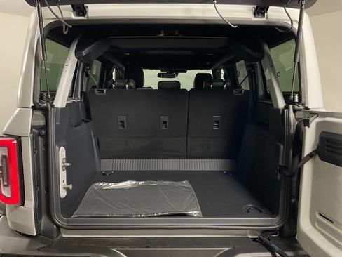 New 2026 Ford Bronco Outer Banks w/ Sasquatch Package AWD/4WD image 11