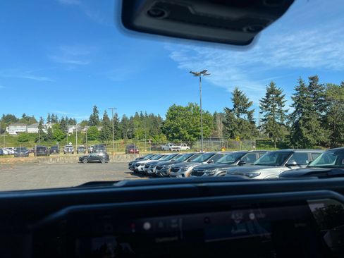 Used 2025 Jeep Wrangler Unlimited Sport AWD/4WD image 17