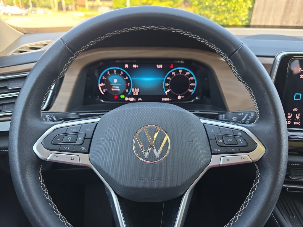 Used 2025 Volkswagen Atlas SE AWD/4WD image 21