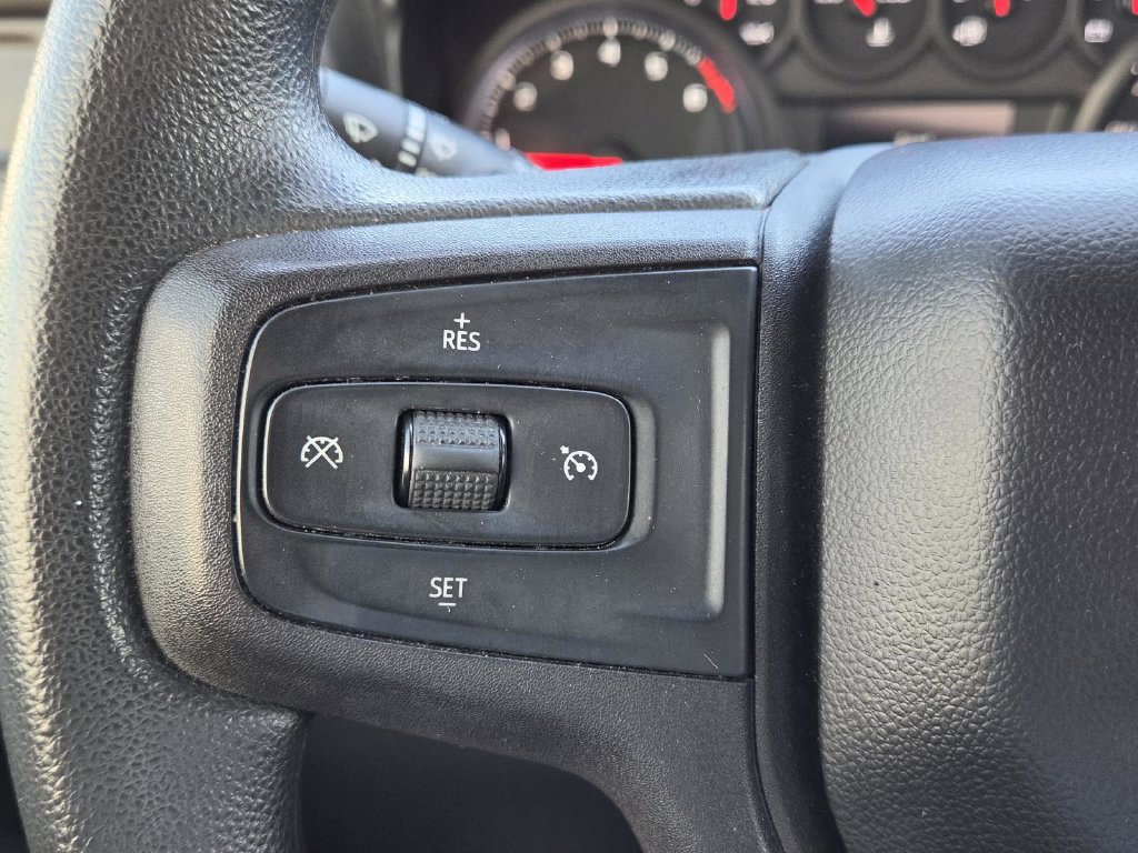 Used 2020 Chevrolet Silverado 1500 Custom w/ Custom Value Package RWD image 17