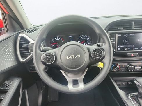 Certified 2022 Kia Soul LX FWD image 9