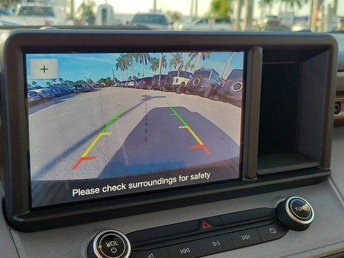 Certified 2022 Ford Maverick Lariat image 30