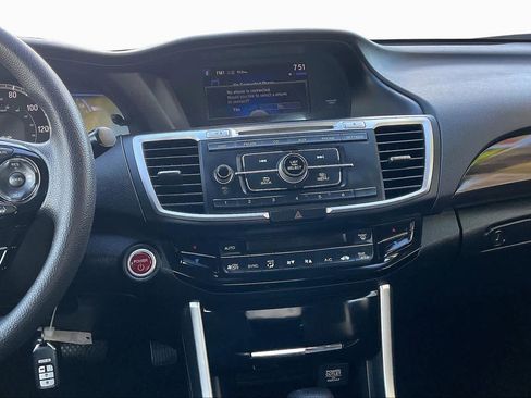 Used 2017 Honda Accord Hybrid Sedan image 7