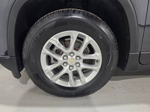Used 2021 Chevrolet Traverse LT image 8