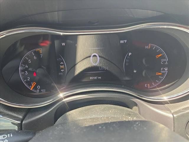 Used 2017 Jeep Grand Cherokee Trailhawk AWD/4WD image 6