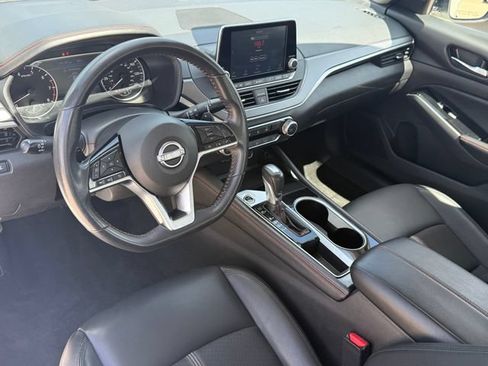 Used 2024 Nissan Altima 2.5 SR FWD image 10