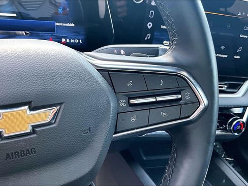 Used 2025 Chevrolet Equinox LT w/ Convenience Package II FWD image 12