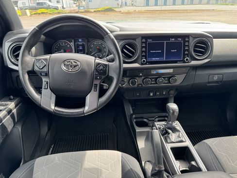 Used 2021 Toyota Tacoma TRD Off-Road AWD/4WD image 22