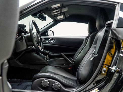 Used 2024 Nissan Z Performance w/ Floor Mat Package image 42