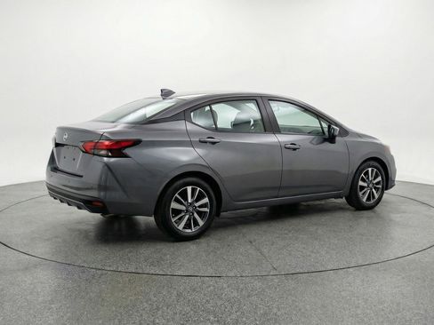 Used 2025 Nissan Versa SV image 9