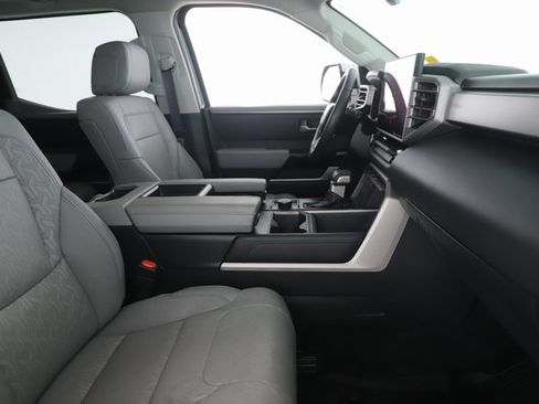 Used 2024 Toyota Tundra Limited image 32